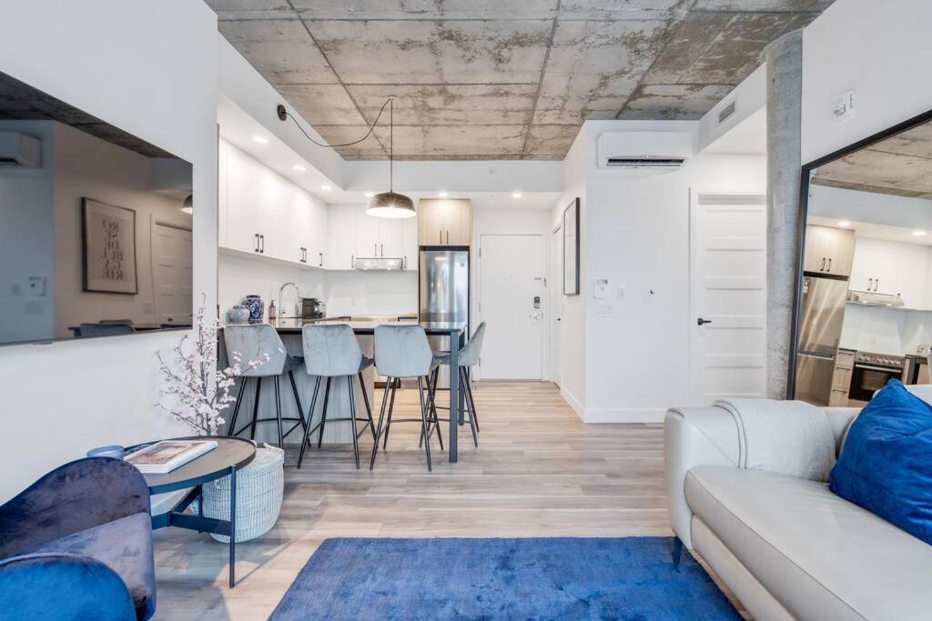 Appartement Initial / Fleuriste +parking / Centre-ville Qc