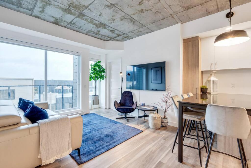 Appartement Initial / Fleuriste +parking / Centre-ville Qc