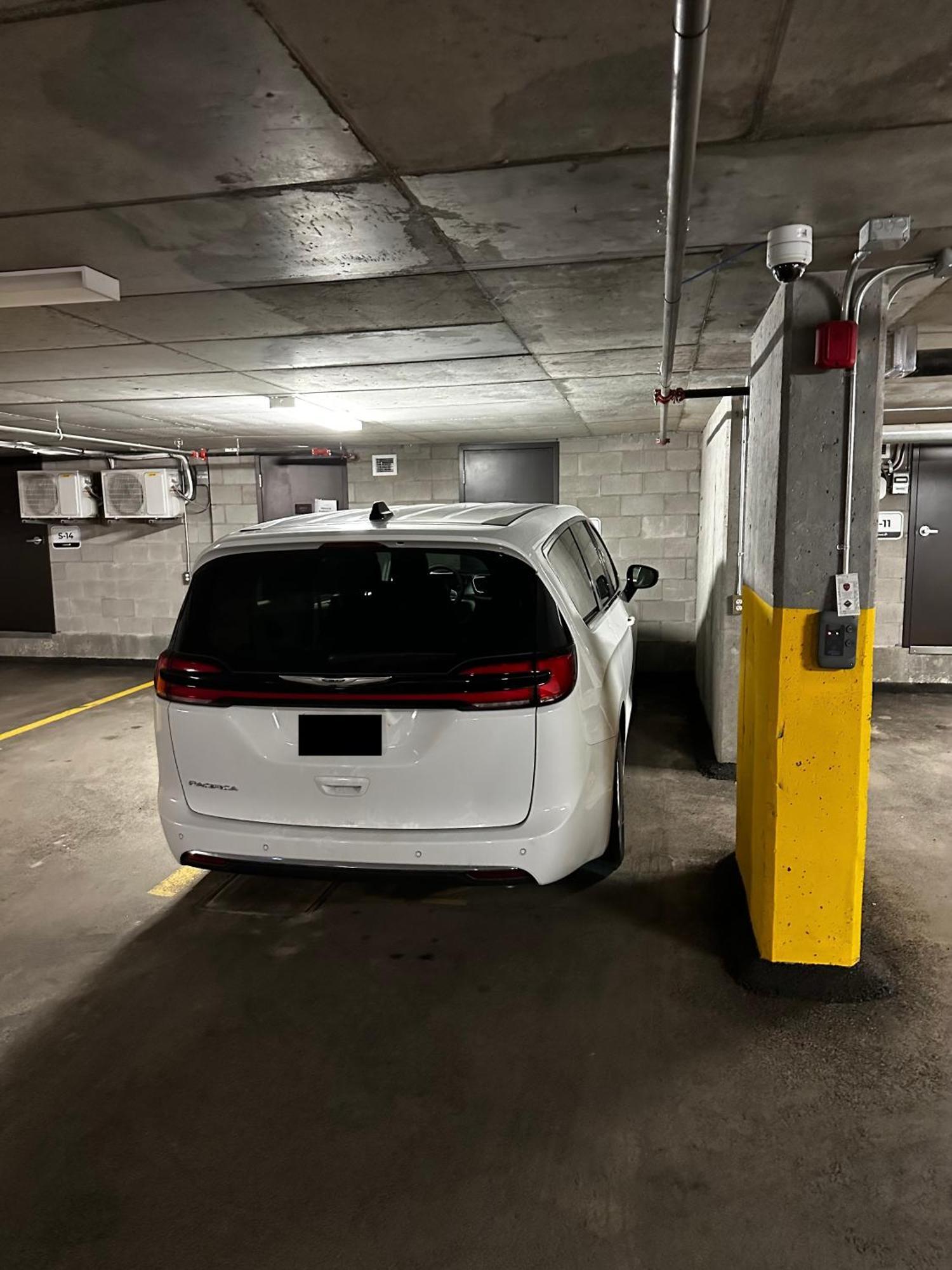 Initial / Fleuriste +parking / Centre-ville Qc * Ville de Québec